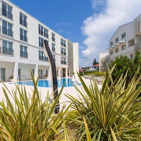 אומאג Lux Pool Suite מראה חיצוני תמונה