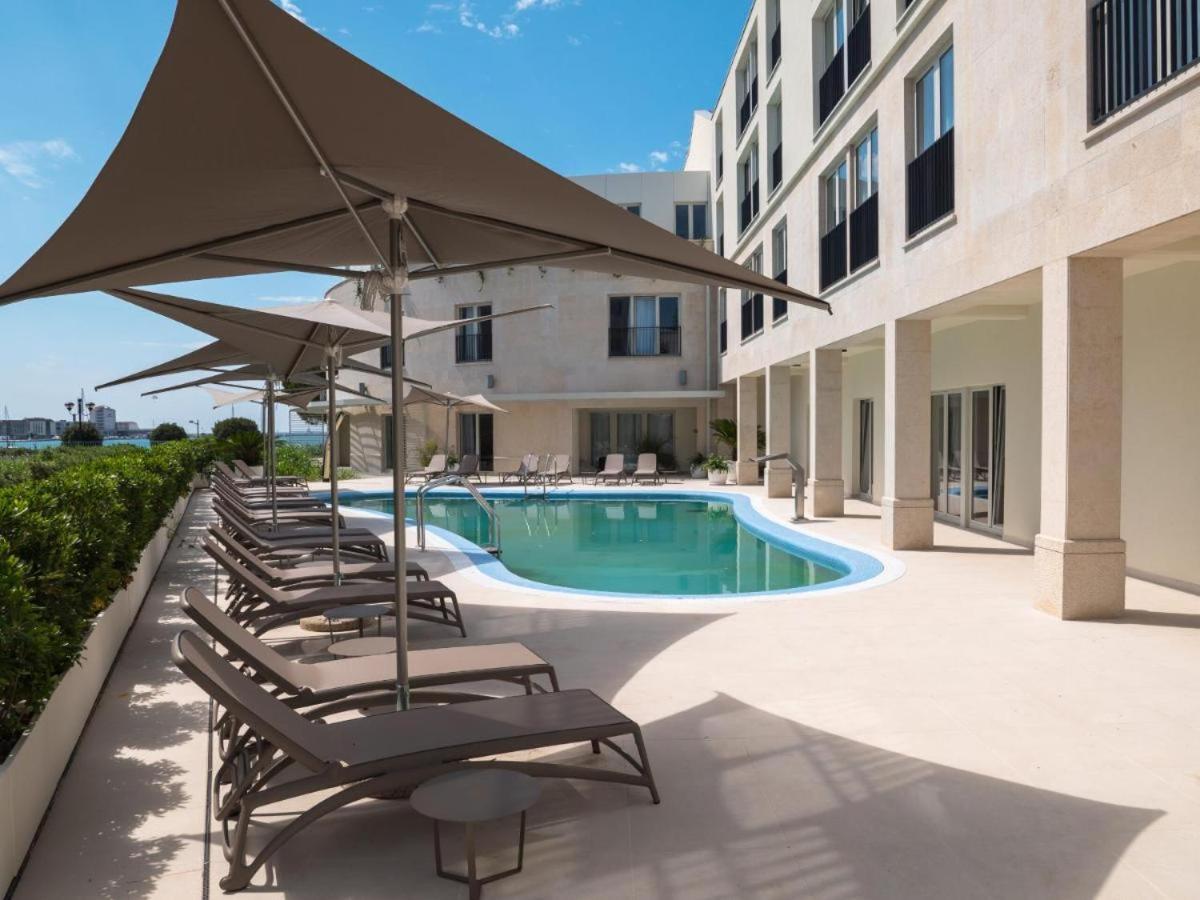 אומאג Lux Pool Suite מראה חיצוני תמונה