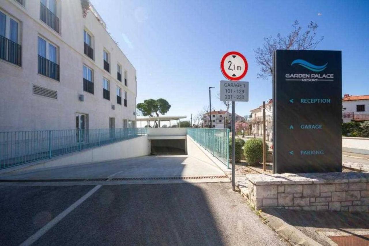 אומאג Lux Pool Suite מראה חיצוני תמונה