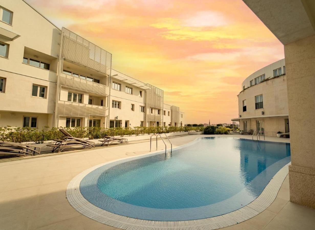 אומאג Lux Pool Suite מראה חיצוני תמונה