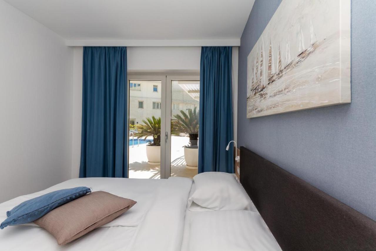 אומאג Lux Pool Suite מראה חיצוני תמונה