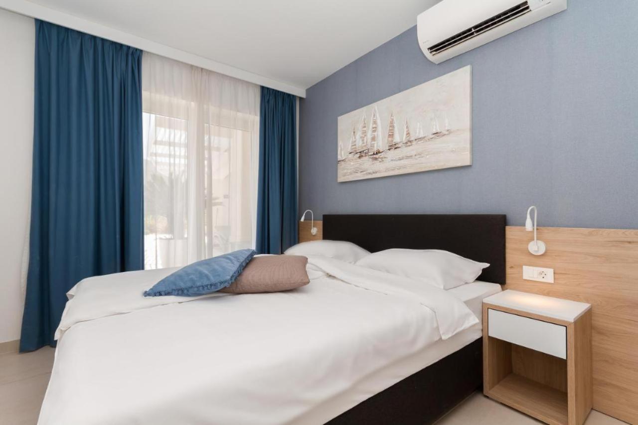 אומאג Lux Pool Suite מראה חיצוני תמונה