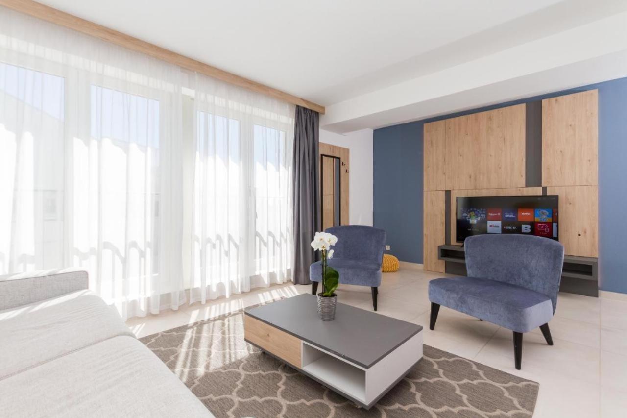 אומאג Lux Pool Suite מראה חיצוני תמונה