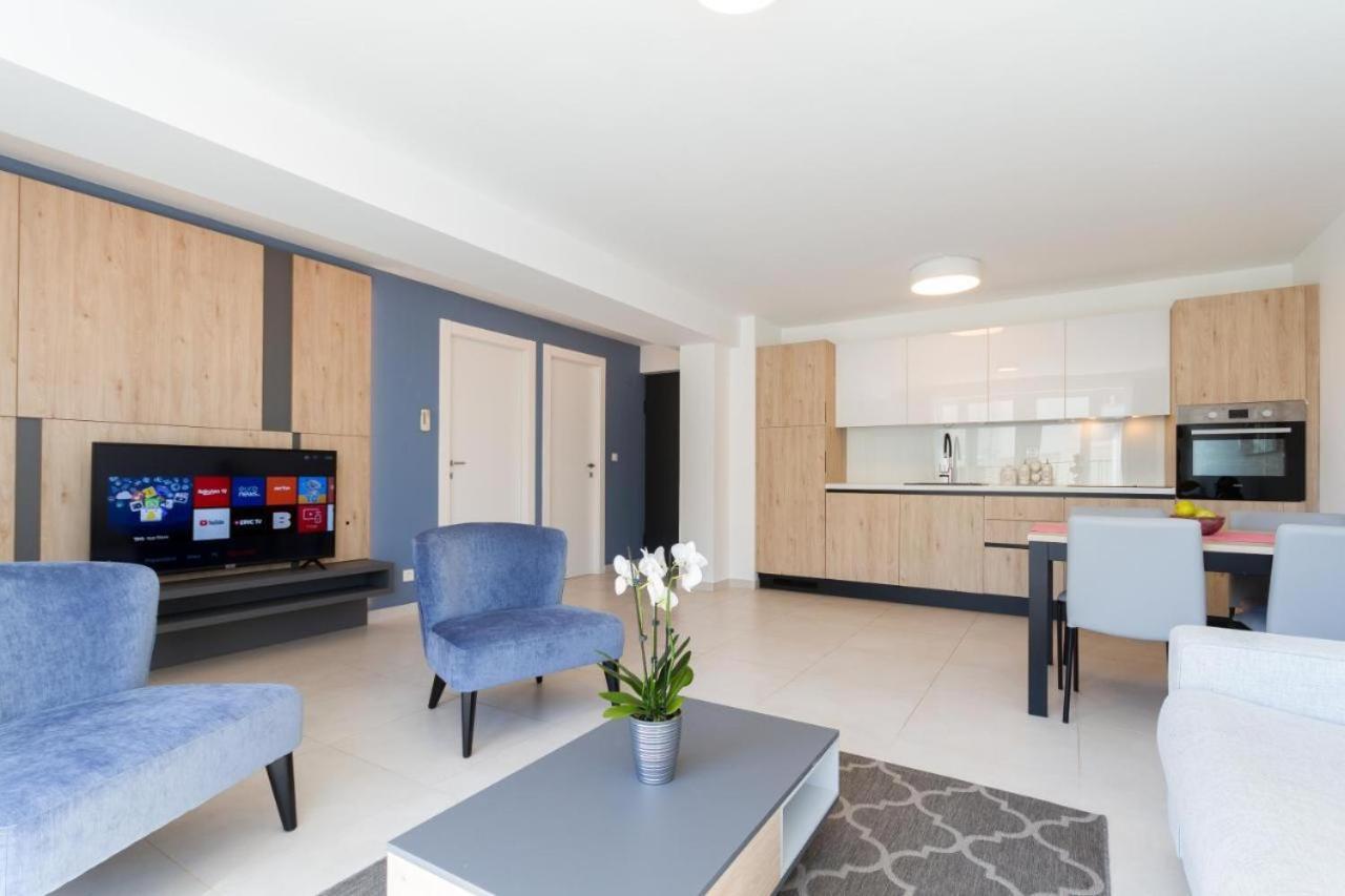 אומאג Lux Pool Suite מראה חיצוני תמונה