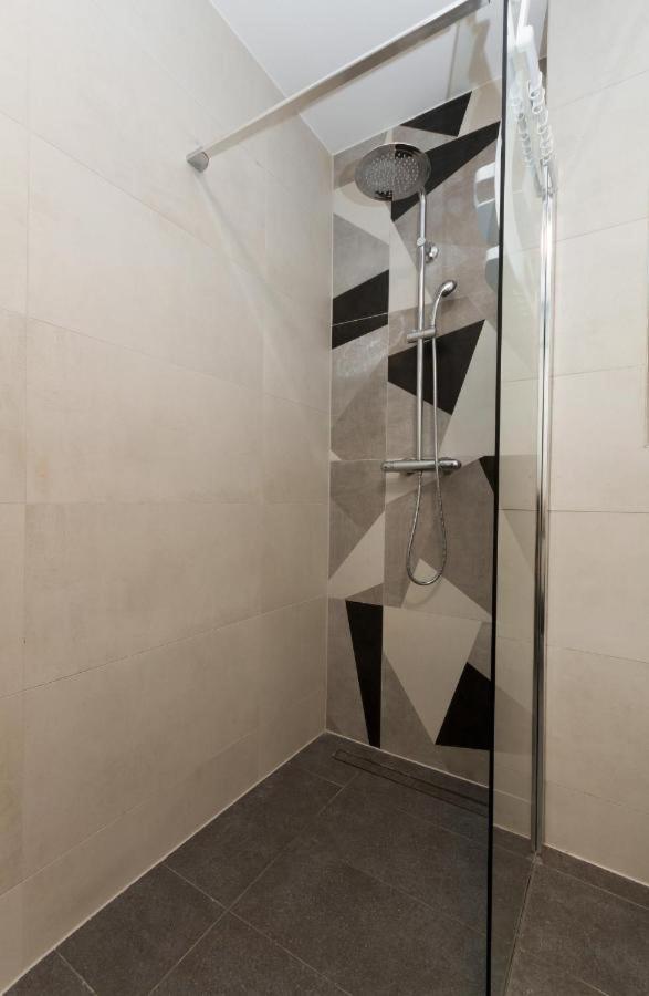 אומאג Lux Pool Suite מראה חיצוני תמונה